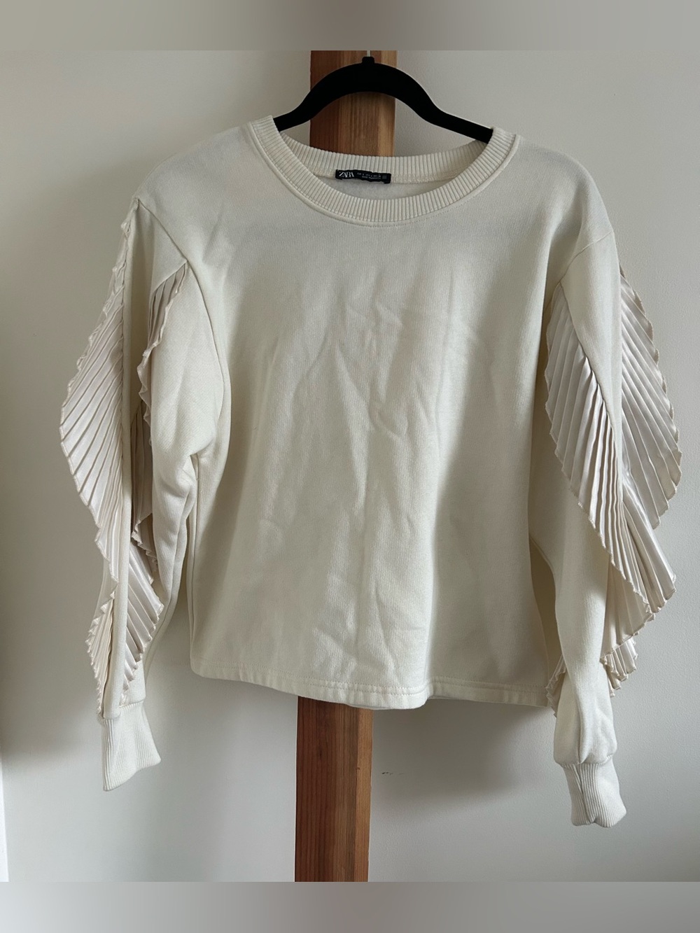 Zara Ivory Pleated-Sleeve Sweatshirt